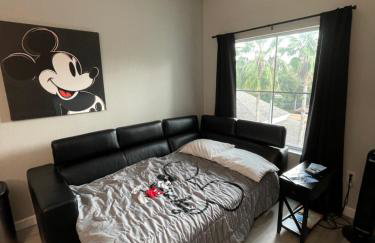 5 Minutes to Disney Free Shuttle King & queen bed - Foto 36