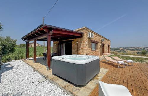 Private Pool & Jacuzzi with View by Host Hero - Foto 49