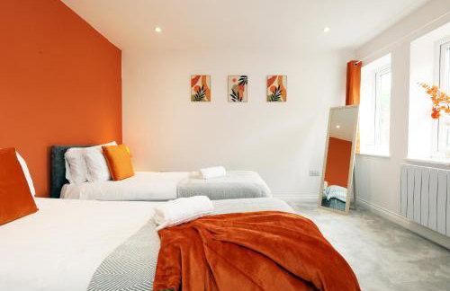 large 2 bed central apartment with balcony and private parking - Foto 65