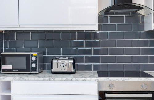 Queens Lodge - Photo 13