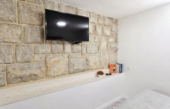 Jele - Perfect Location - A1 - Photo 2