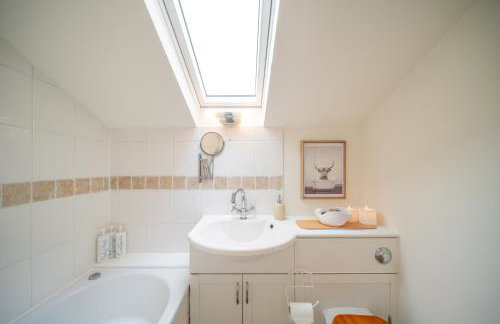 Cotswolds, Beautiful 5 bed 3 bath house, lovely garden, free parking - Foto 31