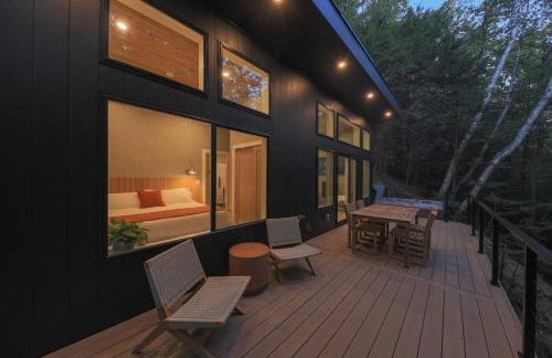 Cozy Luxury Cabin w Hot Tub, Fire Pit, King Bed - Foto 11