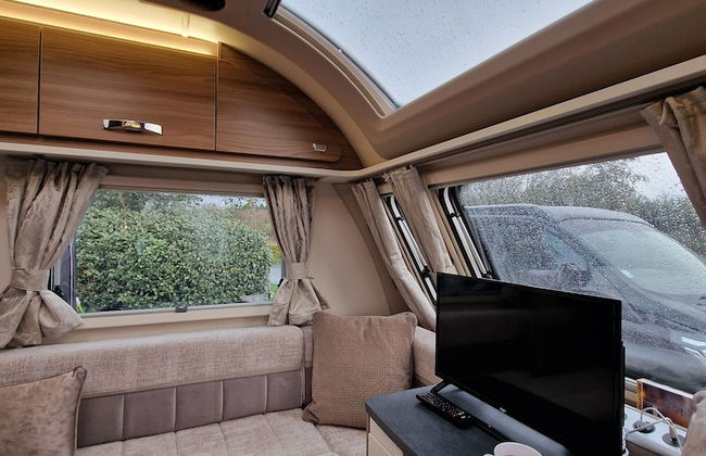 Brand new Touring Caravan Sited all Setup Ready - Photo 3