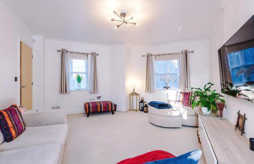 Driveway Stylish 3Bedroom Home in Middleton - Foto 32