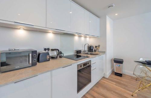 Contemporary & Bright 1 Bed Apartment in Gravesend - Foto 17