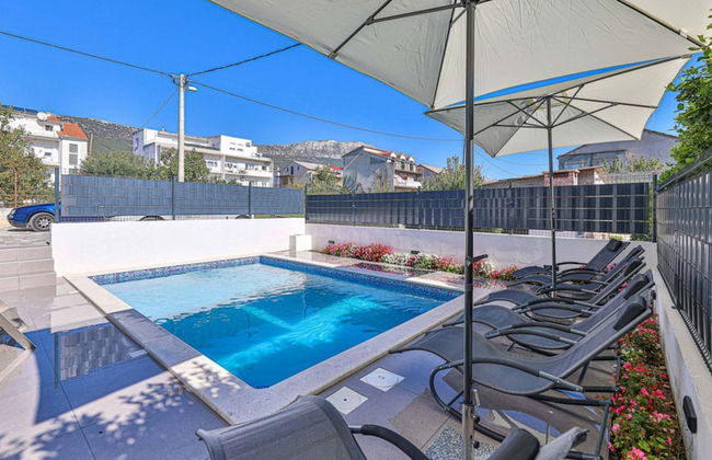 Expansive Retreat With Private Pool & Bbq, Near the Beach - Foto 32