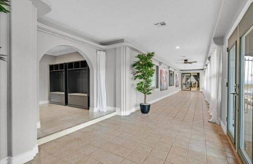 Luxury 5BR Retreat Pool Hot Tub Gym 7000sqf - Foto 33