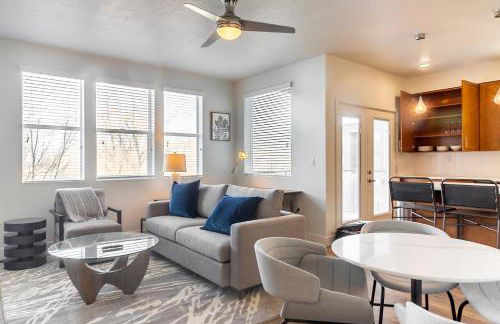 Landing Beautiful 1BD Pool Gym - Foto 45