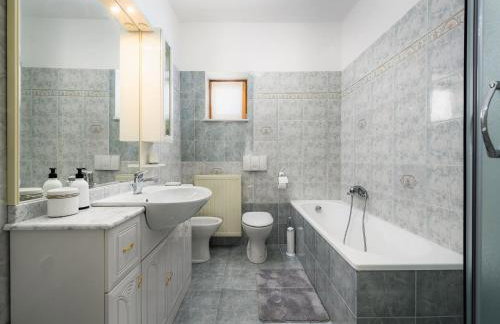 Spacious Apartment in Markoci - Foto 23