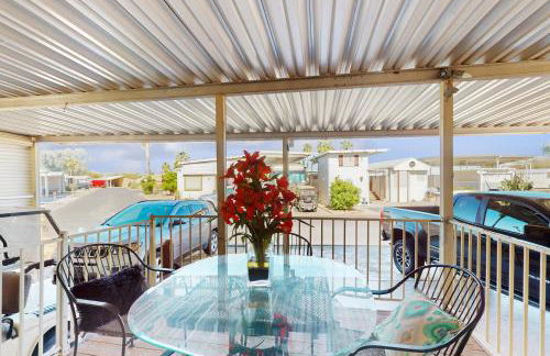 Pools and Pickleball! Dog-Friendly Home in Surprise - Foto 20