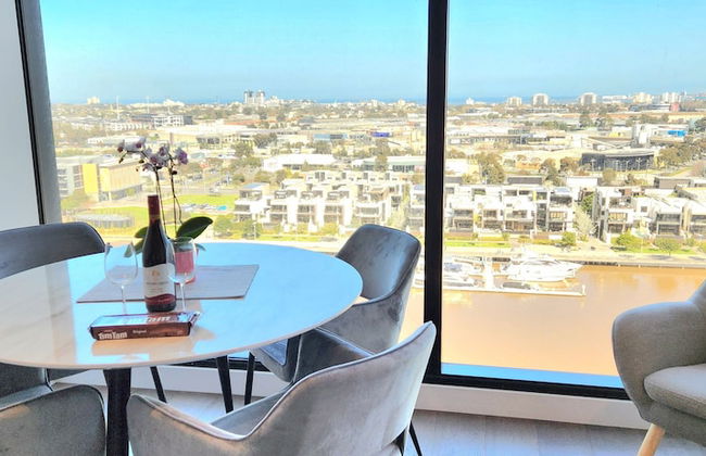 Melbourne Lifestyle Apartments - Best Views on Collins - Photo 58