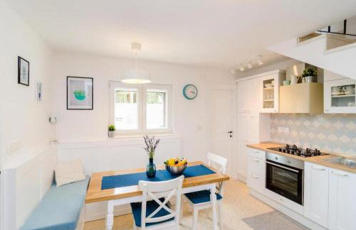 Beachfront Villa with Swimming Pool,Terrace and Sea view - Foto 7