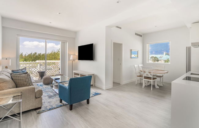 Cayman Luxury Rentals at The Grove - Photo 37