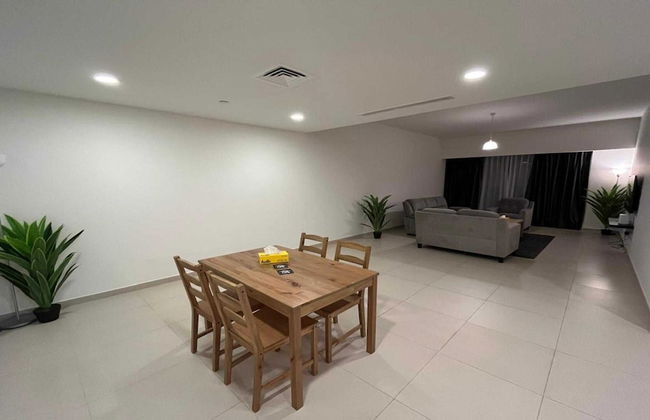 Panoramic View Furnished Apartment in Palette Tower in Tourist Club Area - Photo 1