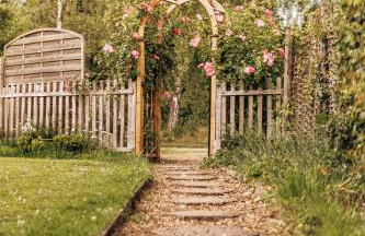 Dreamy Suffolk Country Cottage Escape - Photo 34
