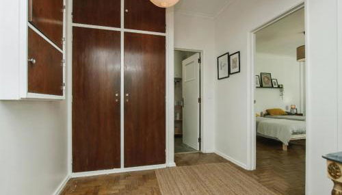 Lisbon - Low Cost - Airport - Subway - Foto 4, wardrobe