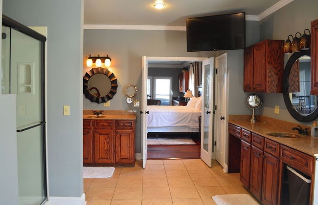 5 BR House Lake Retreat w/ Hot Tub, Sleeps 12 - Foto 29