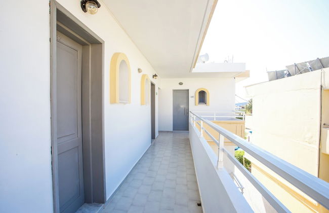 Maroula Studios - Photo 18