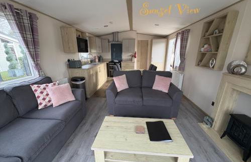 Tattershall Lakes Sunset View Caravan Lakeside, Hot Tub, Garden, Private Fishing Peg & WiFi - Foto 5