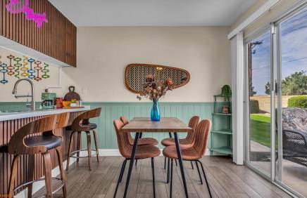 Mid-Century stay with Pool ,Golf Retreat and cool Comfort - Foto 3