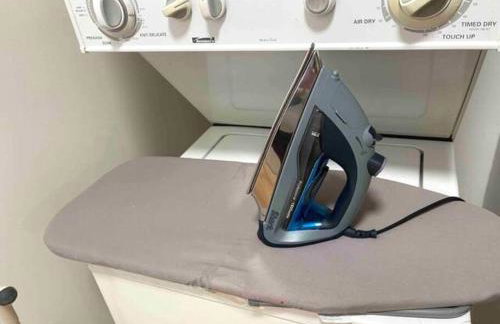 Front House 3 bedroom flat nice street, walk to BART, shops - Photo 7