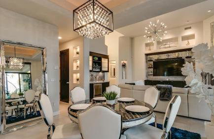 Luxury Contemporary Sanctuary w/ Pool and Views! - Foto 40