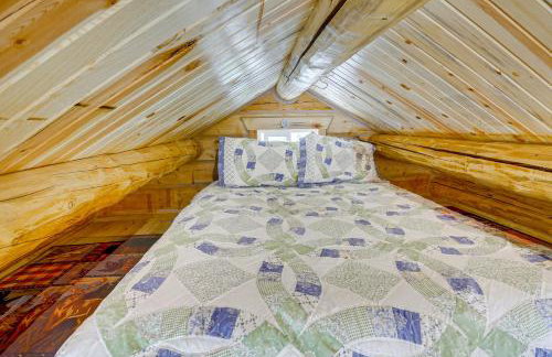 Mtn Views and Fireplace Cozy Trout Creek Tiny Home - Foto 15