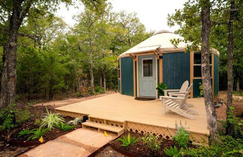 Deluxe Yurt Rental Ideal for Glamping near Austin - Foto 1