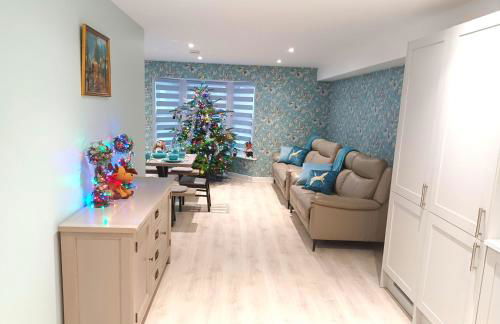 Richmond Cottage - Brand New 4BR Holiday Home, just 3 minutes from the beach with Pool Table and Free Parking - Foto 26