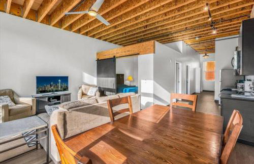 Brand New Condo Steps from Bremerton Ferry - Foto 24