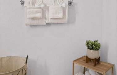 Couples Getaway - Sweet Retreat - European Village Best Location - Foto 21