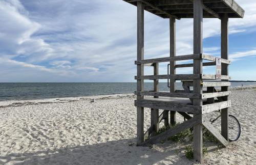 A Cozy Cape house steps to Restaurants & Beaches ~1.4 miles down scenic roads - Foto 39