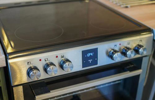 Stupton House, Large 3 Bed House that Sleeps 8 with Full Size Pool Table & FREE Parking - Hosted by Stay Host Save - Foto 18