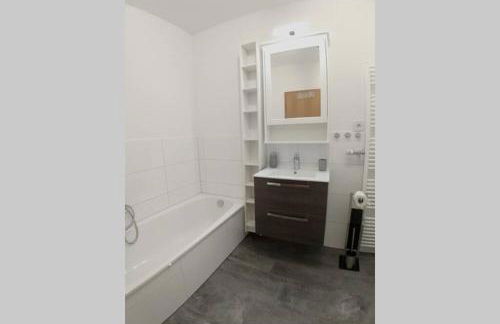 EXKLUSIVE Ferienwohnung in Einbeck, 3 Schlafzimmer mit Balkon! - Foto 11