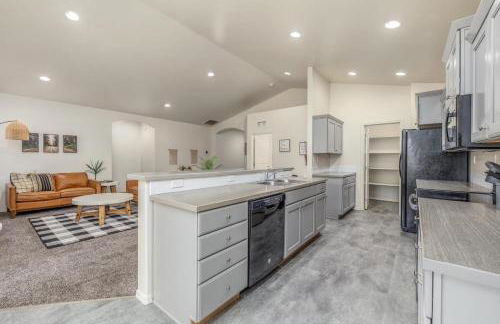 Modern Luxurious 4-bedroom Centrally located home - Foto 48