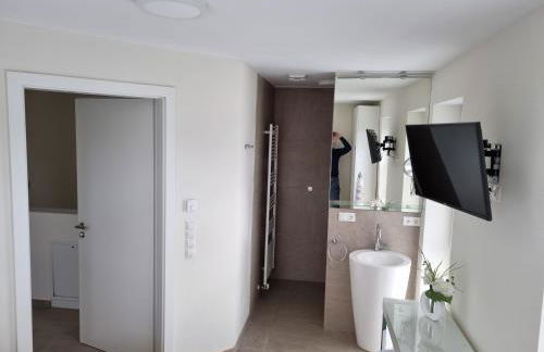 NEU!Moderne, lichtdurchflutete DHH, zentral, Garten, Wallbox, WLAN - Foto 10