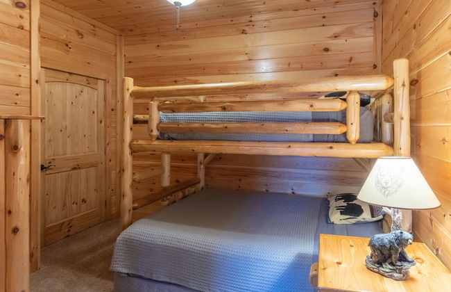 Luxury 4200 Sqft Log Cabin on 50 Acres Sleeps 16 - Foto 41