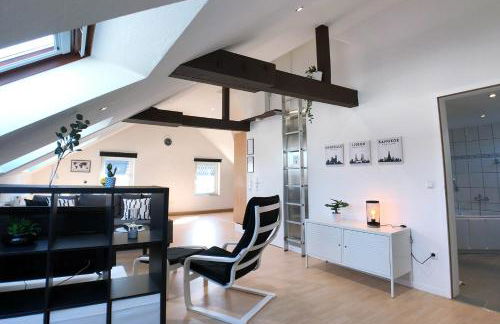 central working and living apartments - Photo 13