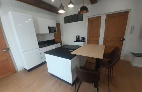 Classé 4 étoiles - Cybèle - Centre ville 2 Chambres, cour privative et Garage - Foto 5