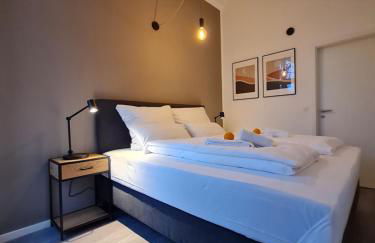 Penthouse in Villa am Wasser + Parken + WLAN + Netflix +Kamin - Foto 3