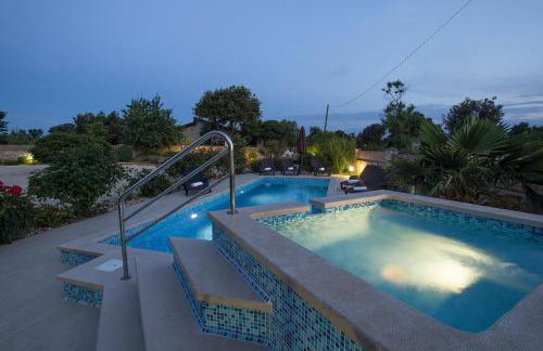 Charming villa Nera with pool and hydromassage near the beach - Foto 9