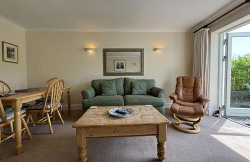 Orchard Cottage - Walking distance of the river, charming sunny patio, quiet location - Foto 5