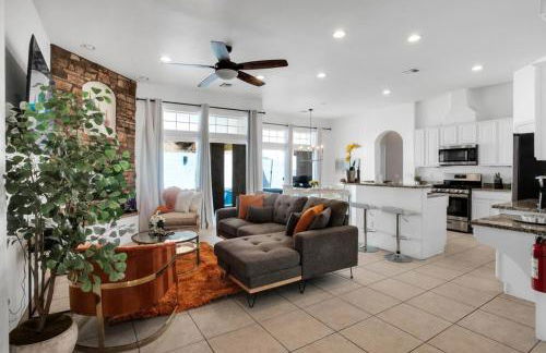 The Desert Gem Pool Spa Gated Home - Photo 11