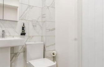 Bridge Court by Sterling Edge Apartments - Luxury Aparthotel - Stylish 1-bed Apartments - Balcony with Canal View or Private Garden - Free Parking - Foto 5