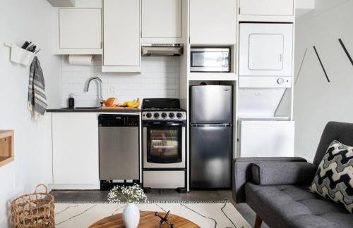 *NEW* The Layla: Rooftop | Walkable | Downtown - Photo 12