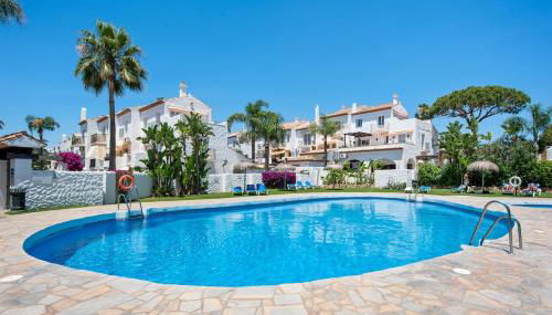 Benavista 3 by Asola Property - Photo 2, sunbed