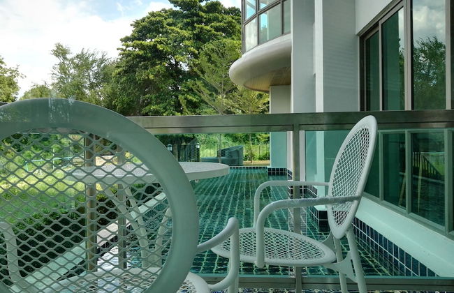 Sonrisa Sriracha - Photo 69