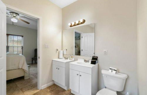 Cozy 4B 2 5B University Home King Beds Jacuzzi - Foto 9