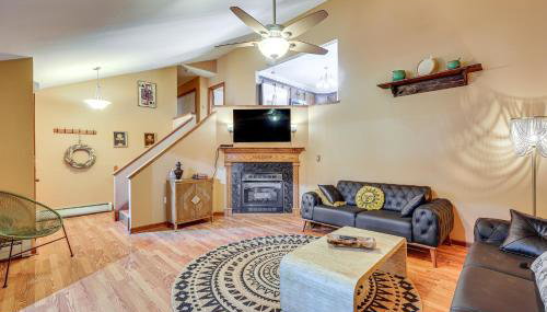 Game Room and Private Yard Family Gem in Kunkletown - Foto 1